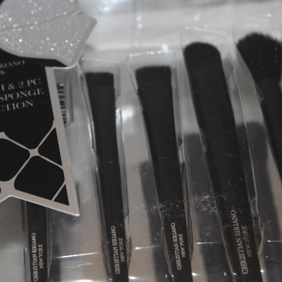 Christian Siriano 8 Piece Brush Set - Picture 3 of 4